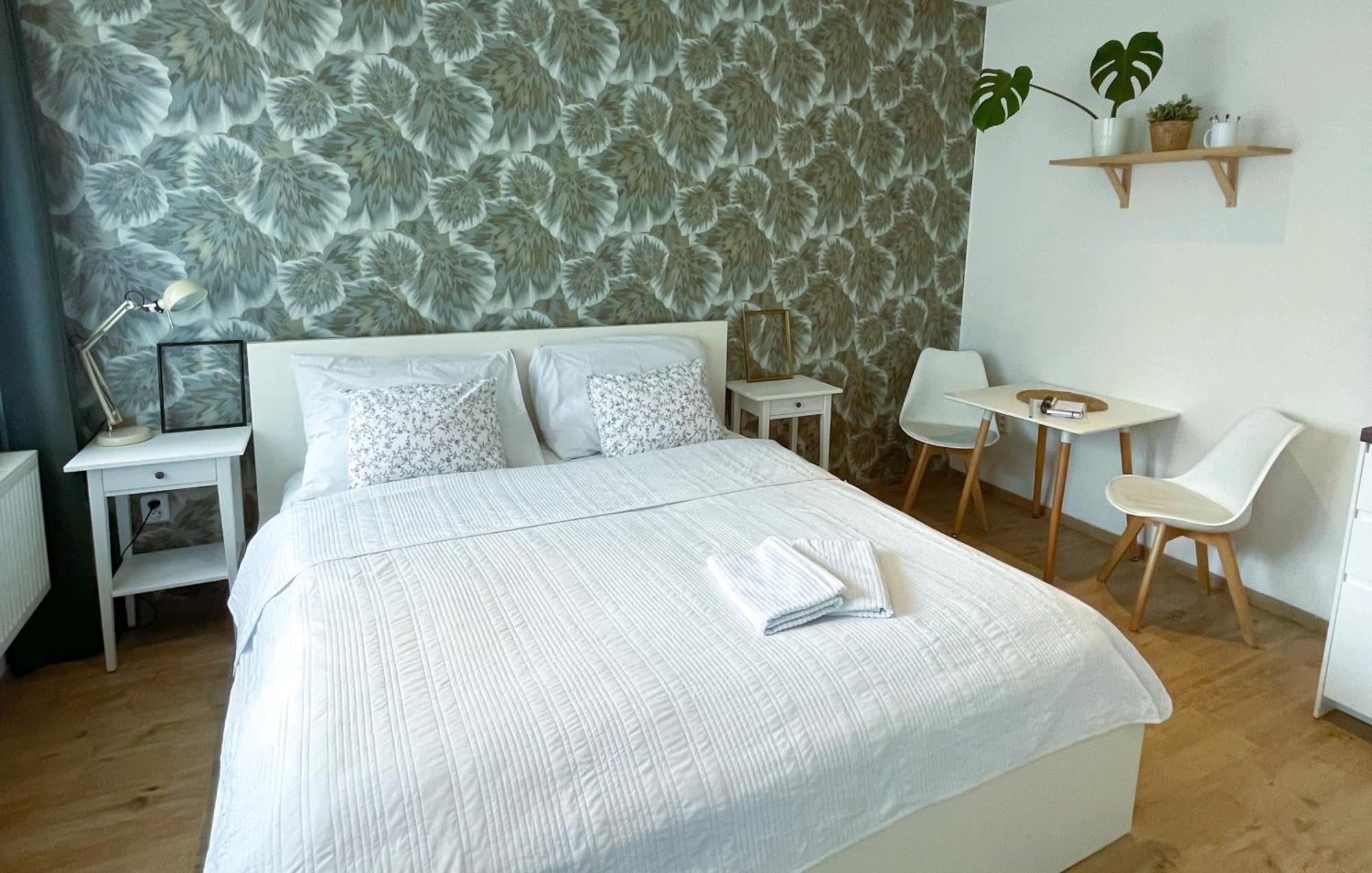 Apt 100 Прага Экстерьер фото